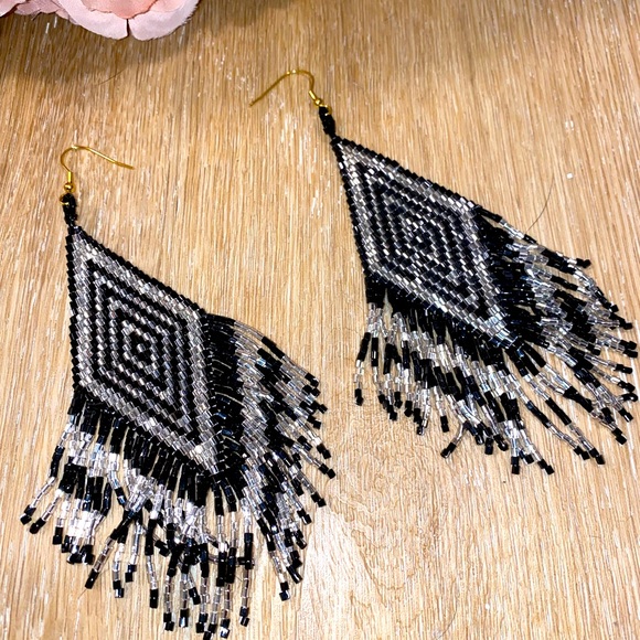 Black and White Dangle Statement Earrings - Picture 2 of 2